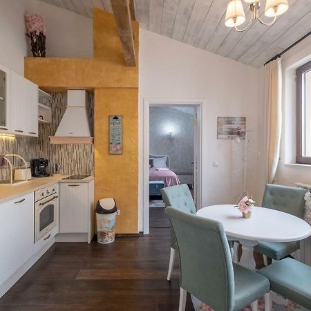 1-Bedroom Designer Apartment On Hristo Belchev Str Sofia Exteriör bild