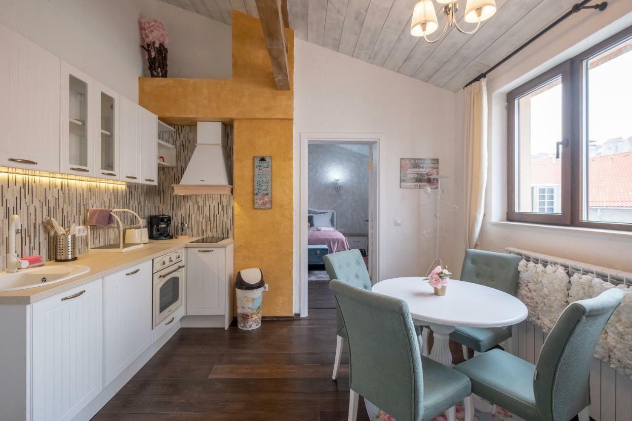 1-Bedroom Designer Apartment On Hristo Belchev Str Sofia Exteriör bild