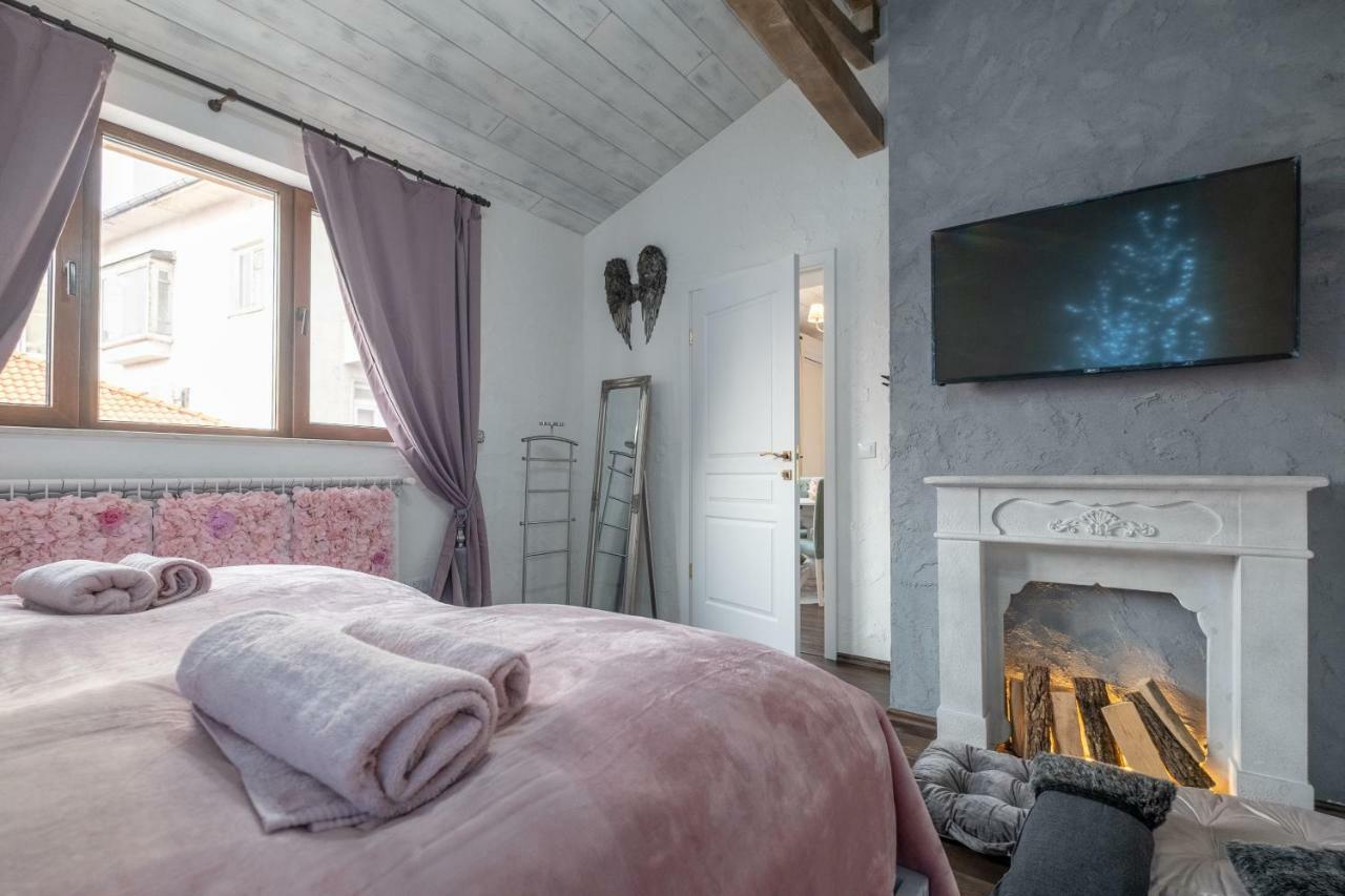 1-Bedroom Designer Apartment On Hristo Belchev Str Sofia Exteriör bild