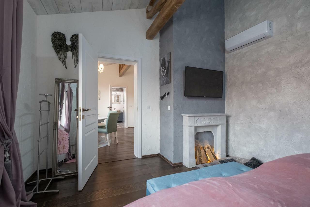 1-Bedroom Designer Apartment On Hristo Belchev Str Sofia Exteriör bild